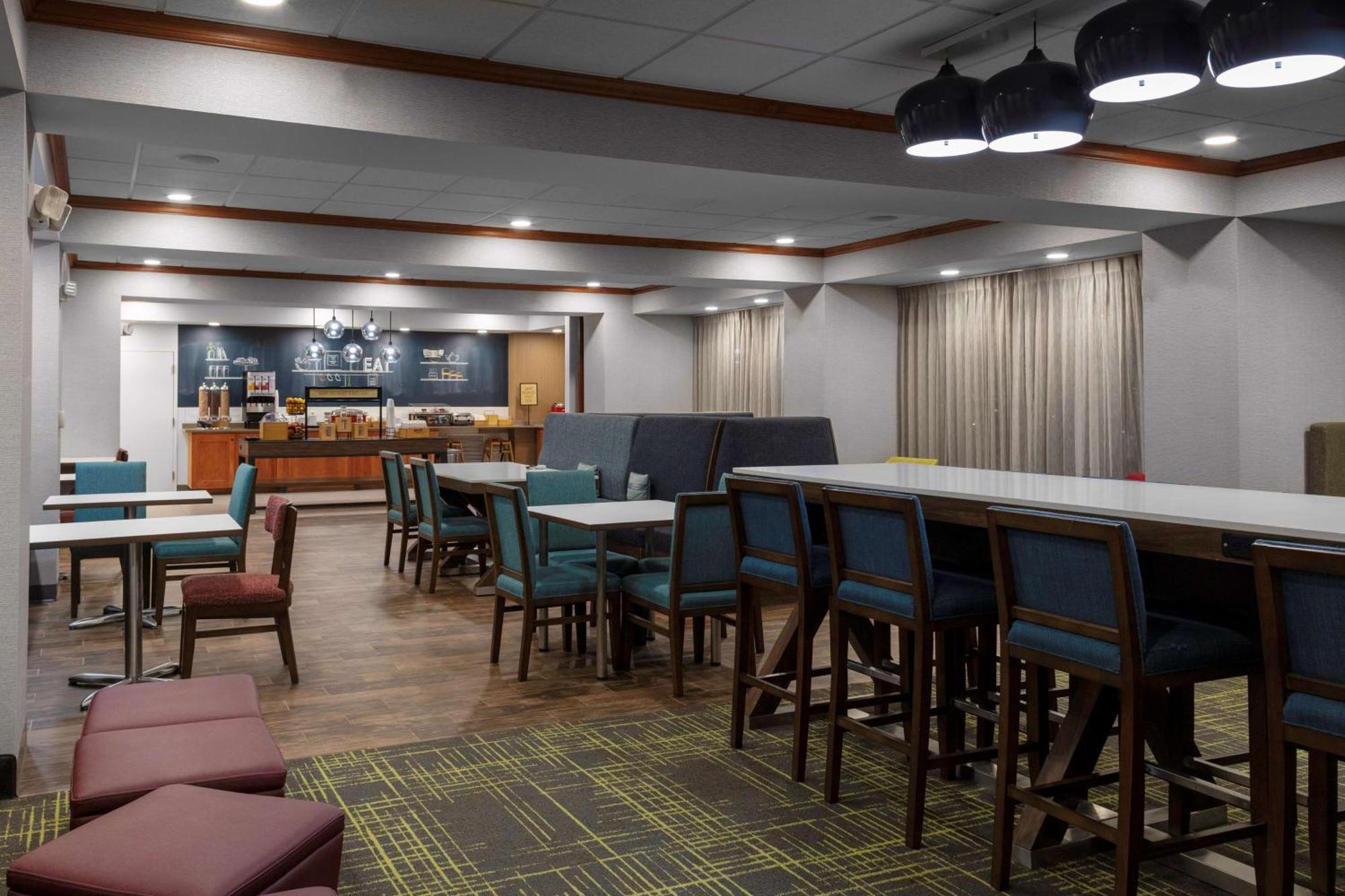 Hampton Inn Gretna - Smith Mountain Lake Экстерьер фото