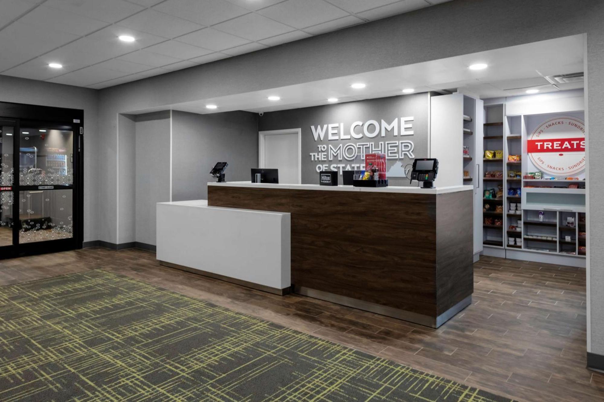 Hampton Inn Gretna - Smith Mountain Lake Экстерьер фото