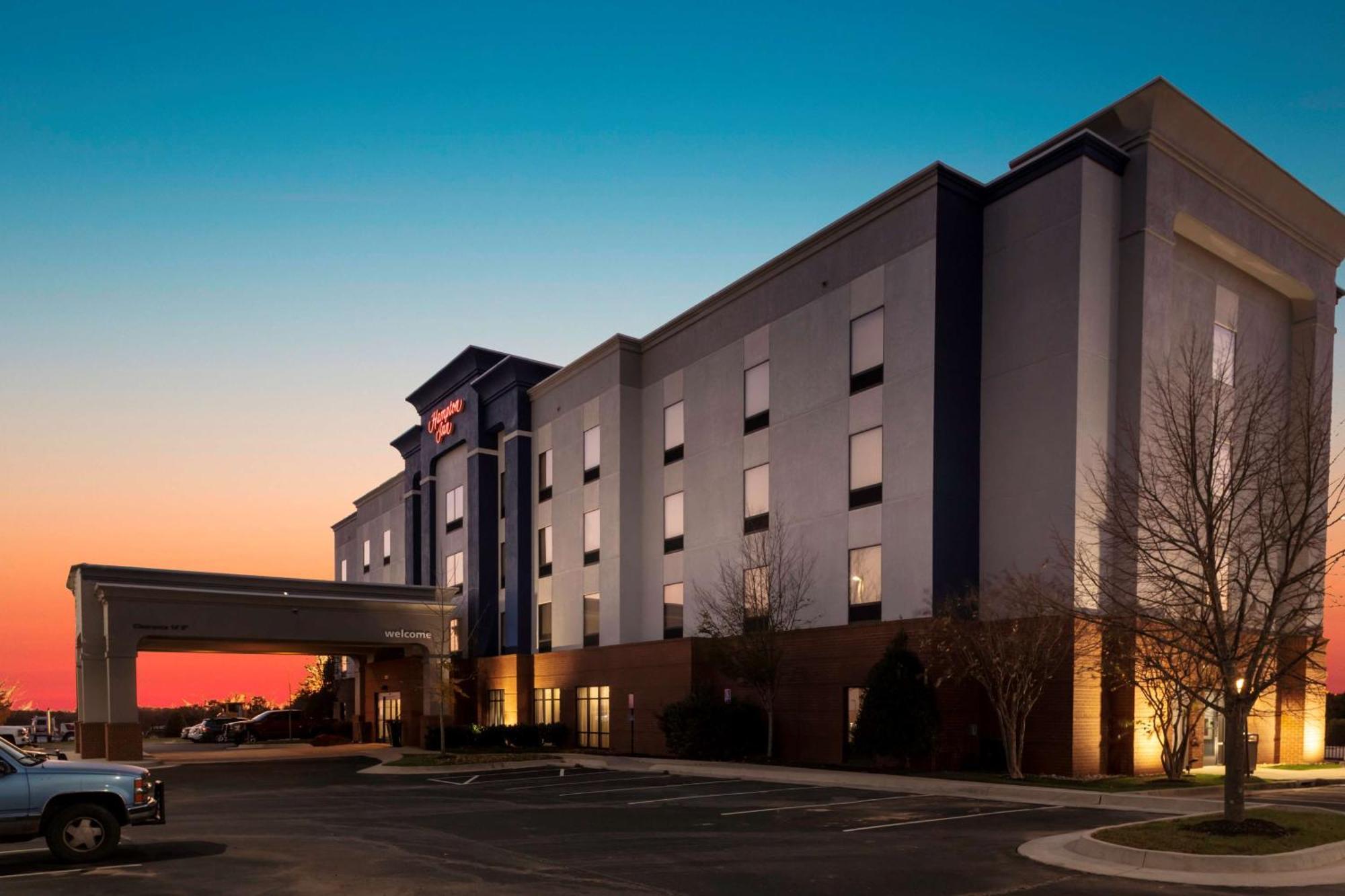 Hampton Inn Gretna - Smith Mountain Lake Экстерьер фото